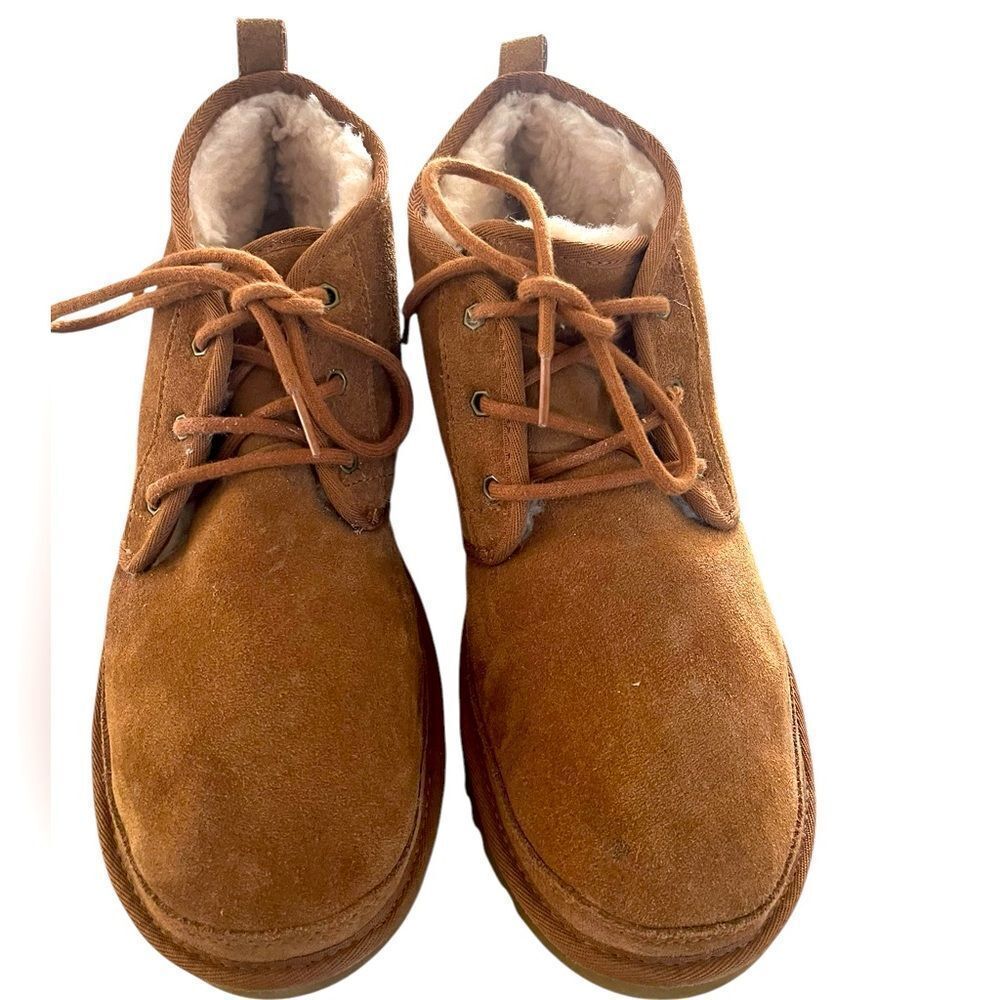 Like new UGG Neumel Chestnut Lace up ankle boots.